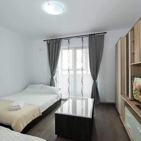 Rezident Militari Apartamento Chiajna Exterior foto